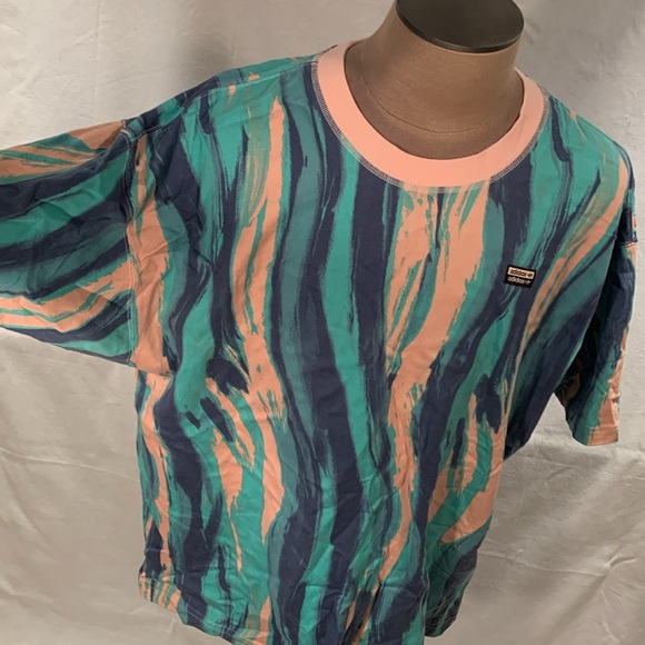 Adidas Water Color Short Sleeve Crew Size XL - Picture 3 of 6